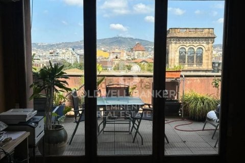 Penthouse for sale in Barcelona, Spain 1 bedroom, 120 sq.m. No. 159527 - photo 3