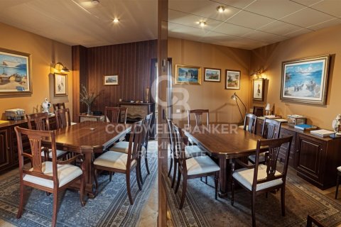 Penthouse for sale in Barcelona, Spain 1 bedroom, 120 sq.m. No. 159527 - photo 4