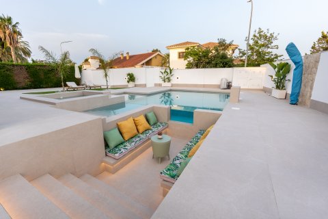 Huvila myytävänä Alicante, Espanja, 4 makuuhuonetta, 227 m2 No. 136800 - kuva 3
