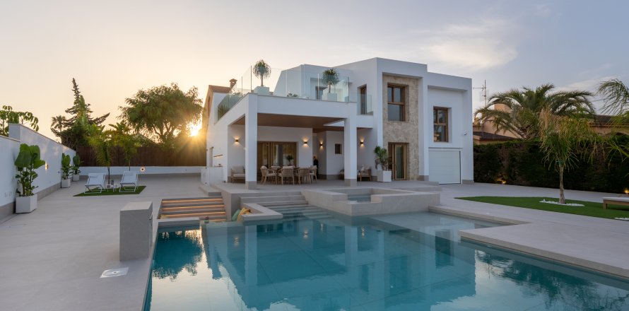 Villa Alicante, Spānijā 4 istabas, 227 m2 Nr. 136800