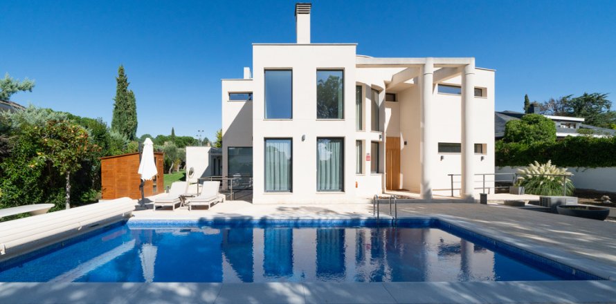 Villa Santo Domingo, Madrid, Spain 5 bedrooms, 496.73 sq.m. No. 106477