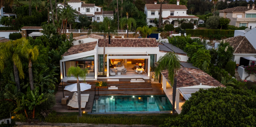 Māja Nueva Andalucia, Malaga, Spānijā 5 istabas, 365 m2 Nr. 109503
