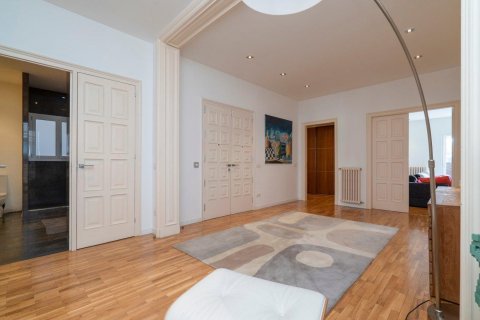 Apartamento en venta Barcelona, España 7 dormitorios, 355 m2 No. 21960 - foto 11