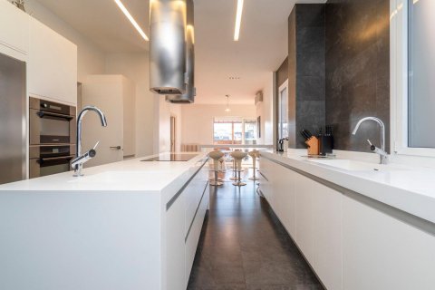 Apartamento en venta Barcelona, España 7 dormitorios, 355 m2 No. 21960 - foto 5