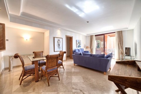 Huoneisto myytävänä Estepona, Malaga, Espanja, 2 makuuhuonetta, 155 m2 No. 21557 - kuva 14