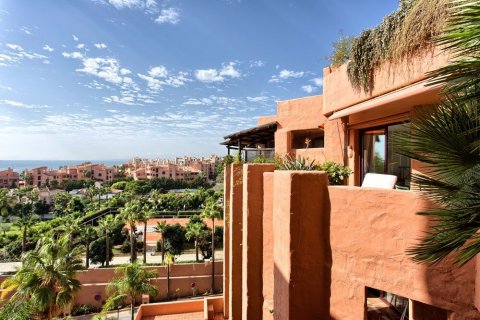 Huoneisto myytävänä Estepona, Malaga, Espanja, 2 makuuhuonetta, 155 m2 No. 21557 - kuva 10