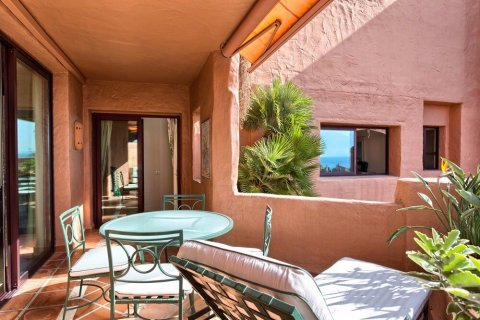 Huoneisto myytävänä Estepona, Malaga, Espanja, 2 makuuhuonetta, 155 m2 No. 21557 - kuva 2