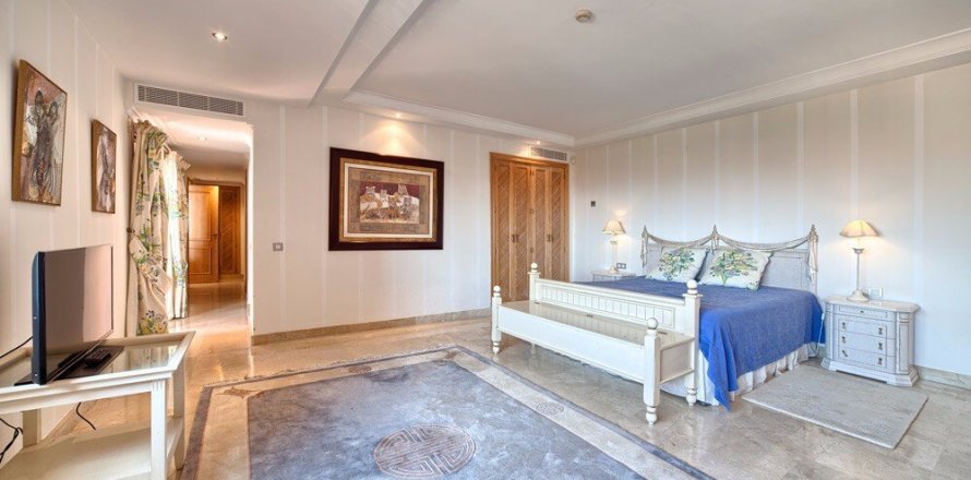 Huoneisto Estepona, Malaga, Espanja 2 makuuhuonetta, 155 m2 No. 21557