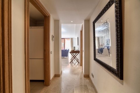 Huoneisto myytävänä Estepona, Malaga, Espanja, 2 makuuhuonetta, 155 m2 No. 21557 - kuva 7