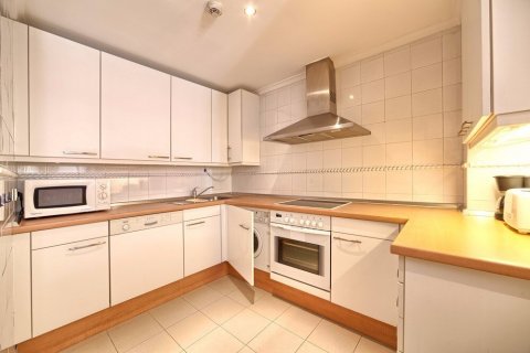 Huoneisto myytävänä Estepona, Malaga, Espanja, 2 makuuhuonetta, 155 m2 No. 21557 - kuva 9