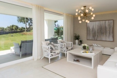 Huoneisto myytävänä Sotogrande, Cadiz, Espanja, 2 makuuhuonetta, 126 m2 No. 22145 - kuva 4