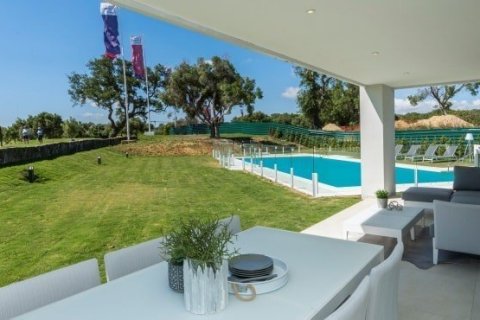 Huoneisto myytävänä Sotogrande, Cadiz, Espanja, 2 makuuhuonetta, 126 m2 No. 22145 - kuva 3