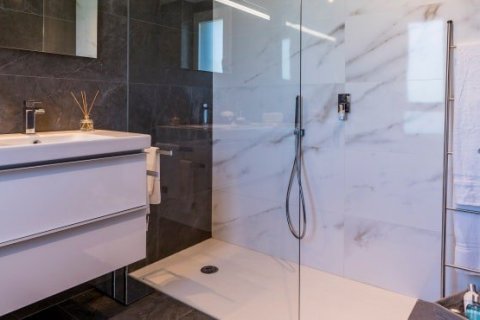 Huoneisto myytävänä Sotogrande, Cadiz, Espanja, 2 makuuhuonetta, 126 m2 No. 22145 - kuva 12