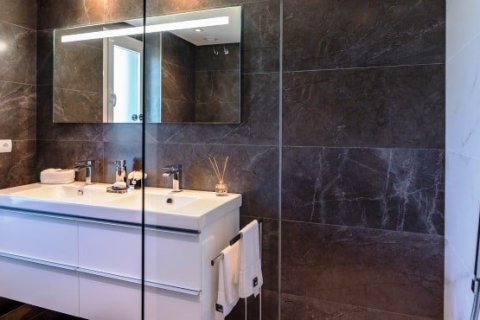 Huoneisto myytävänä Sotogrande, Cadiz, Espanja, 2 makuuhuonetta, 126 m2 No. 22145 - kuva 13