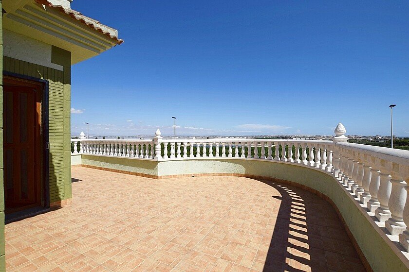 Villa in Torrevieja, Alicante, Spain 3 bedrooms, 154 sq.m. No. 103639