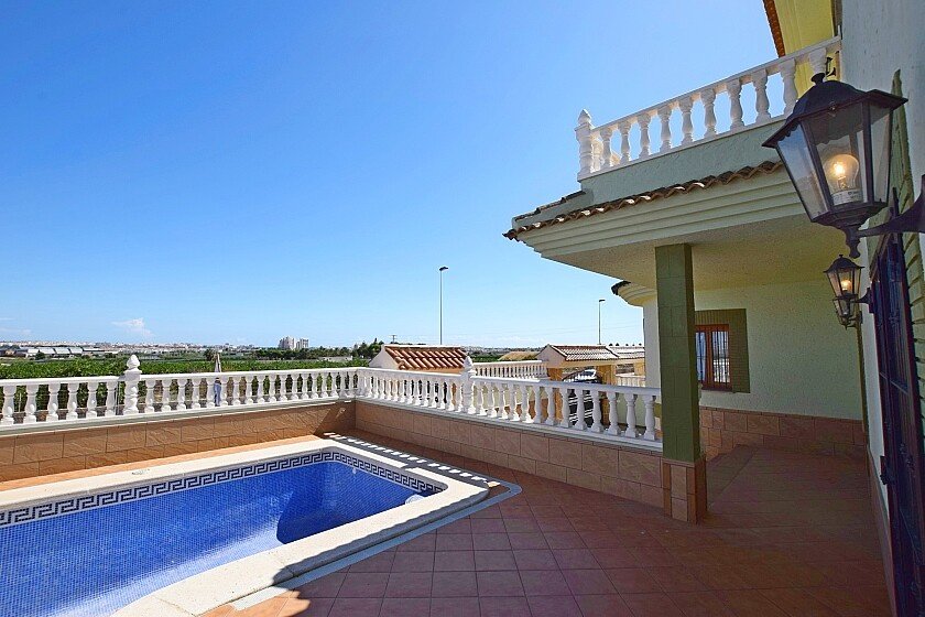 Villa in Torrevieja, Alicante, Spain 3 bedrooms, 154 sq.m. No. 103639