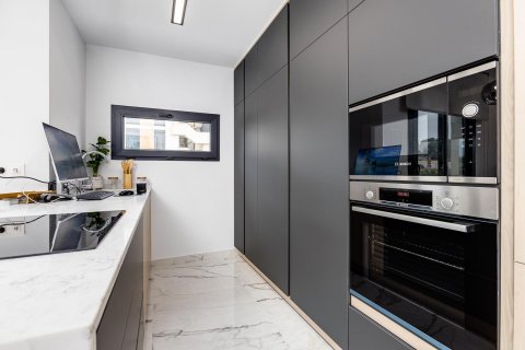 Kattohuoneisto myytävänä Alicante, Espanja, 2 makuuhuonetta, 70 m2 No. 111326 - kuva 11