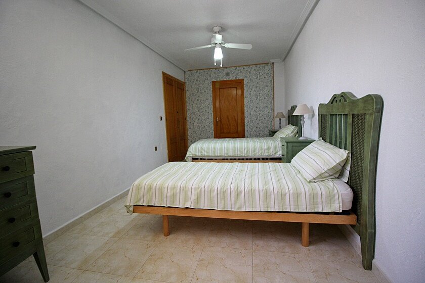 Villa a Villamartin, Alicante, Spagna 5 camere da letto, 187 mq. N° 111397