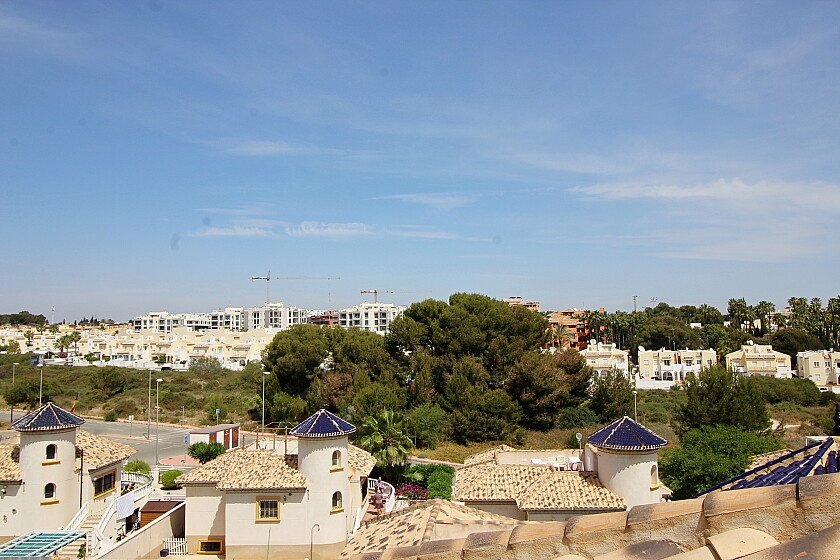 Villa a Villamartin, Alicante, Spagna 5 camere da letto, 187 mq. N° 111397