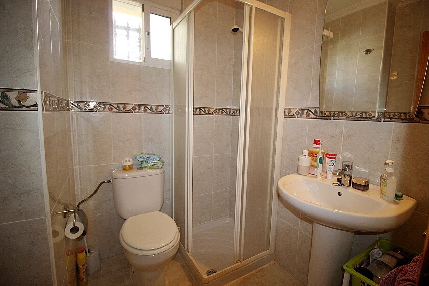 Villa a Villamartin, Alicante, Spagna 5 camere da letto, 187 mq. N° 111397