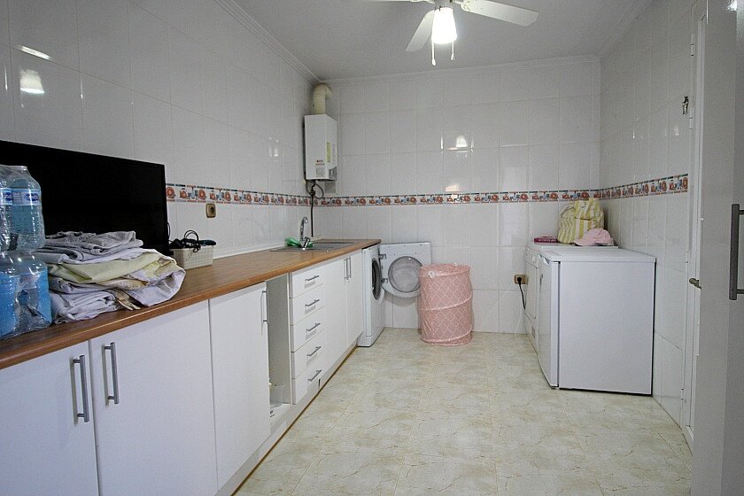 Villa a Villamartin, Alicante, Spagna 5 camere da letto, 187 mq. N° 111397