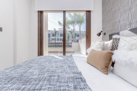 Bungalo pārdošanā Torrevieja, Alicante, Spānijā 2 istabas, 63 m2 Nr. 111450 - attēls 11