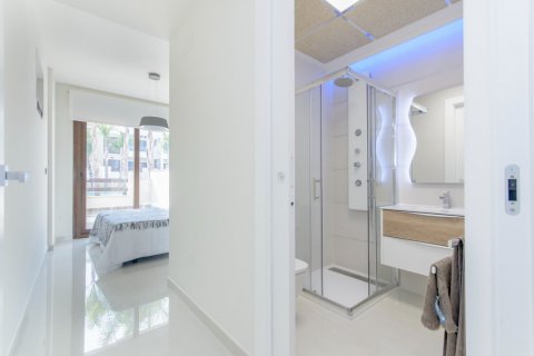 Bungalo pārdošanā Torrevieja, Alicante, Spānijā 2 istabas, 63 m2 Nr. 111450 - attēls 17