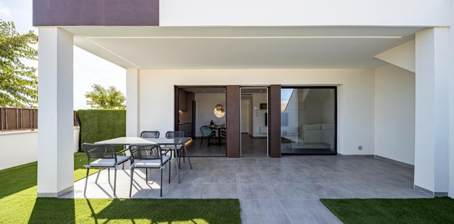 Bungalow Pilar de la Horadada, Alicante, Spain 2 bedrooms, 80 sq.m. No. 114044