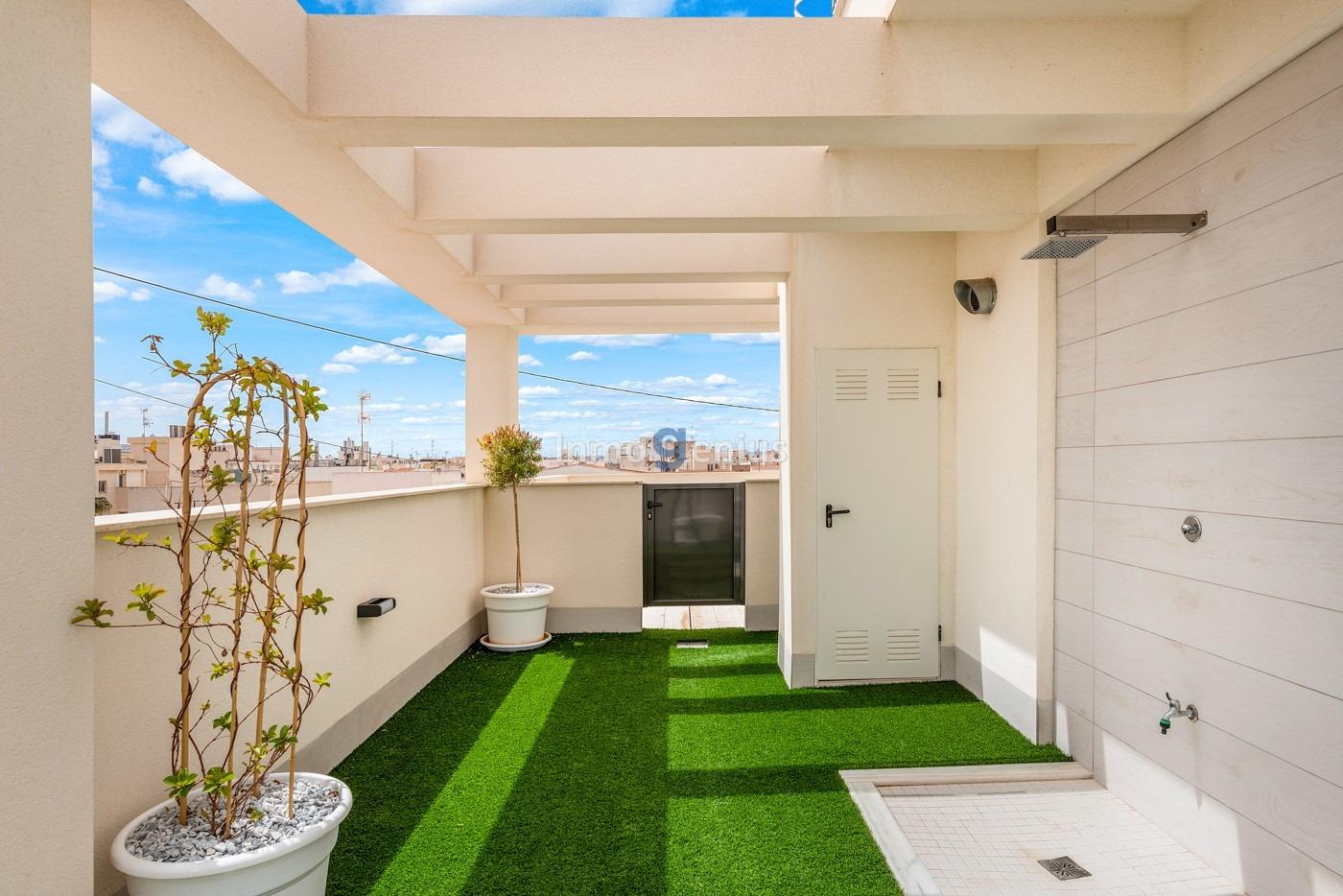 Apartment in Torrevieja, Alicante, Spain 2 bedrooms, 73 sq.m. No. 81548
