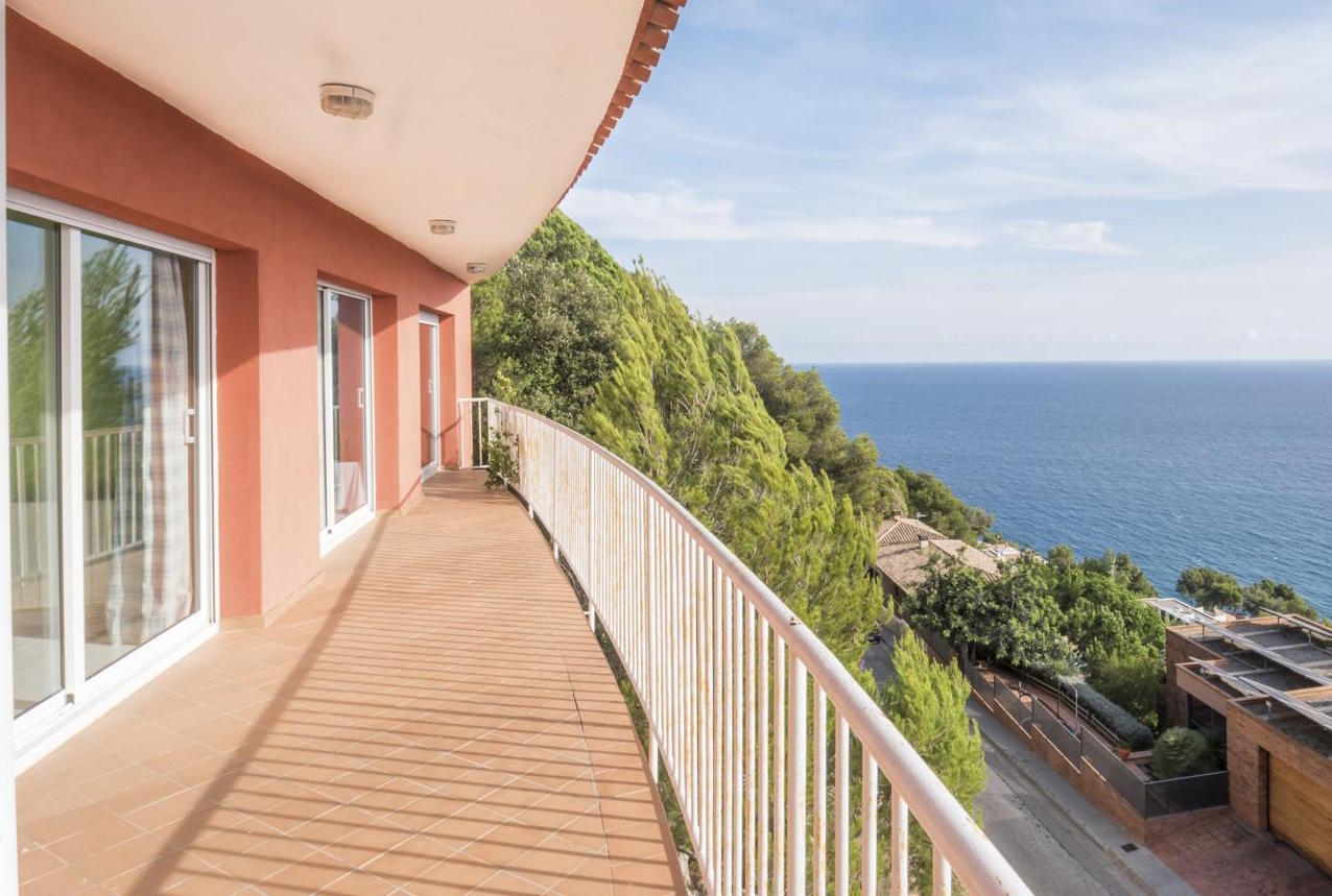 House in Blanes, Girona, Spain 4 bedrooms, 344 sq.m. No. 23054