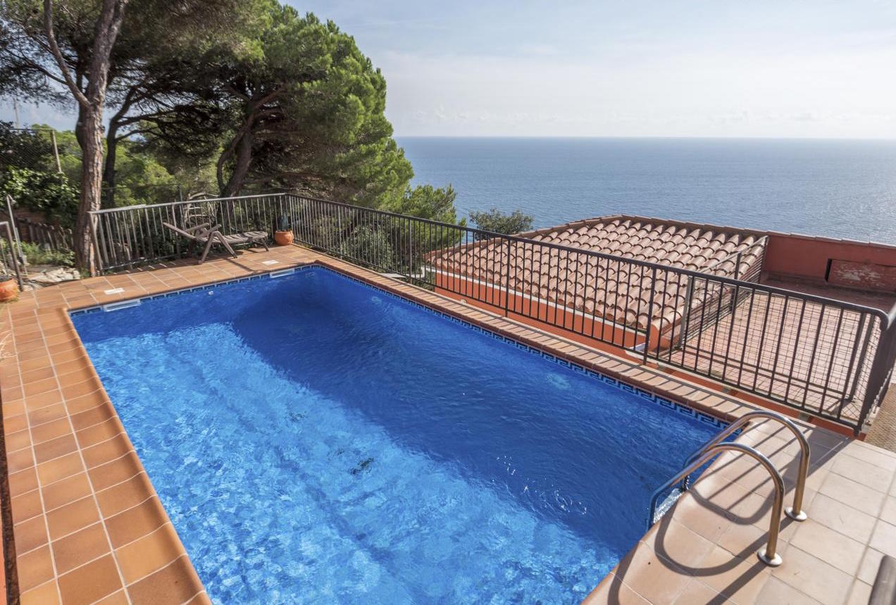 House in Blanes, Girona, Spain 4 bedrooms, 344 sq.m. No. 23054
