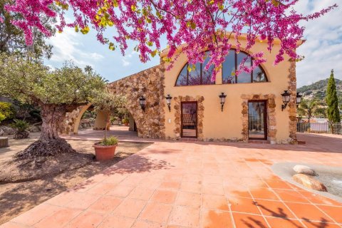 Hus till salu Blanes, Girona, Spanien 4 sovrum, 408 kvm. Nr. 23057 - foto 1