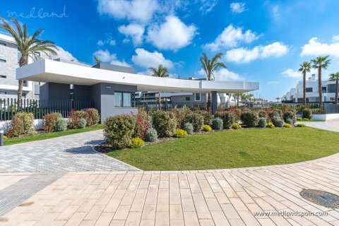 Lägenhet till salu i Torrevieja, Alicante, Spanien 3 sovrum, 100 kvm. Nr. 104998 - foto 15