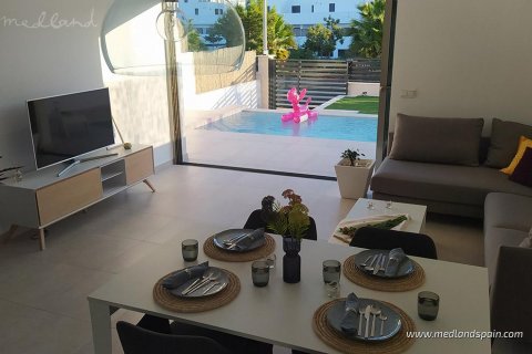 Villa for sale Villamartin, Alicante, Spain 3 bedrooms, 185 sq.m. No. 108517 - photo 2