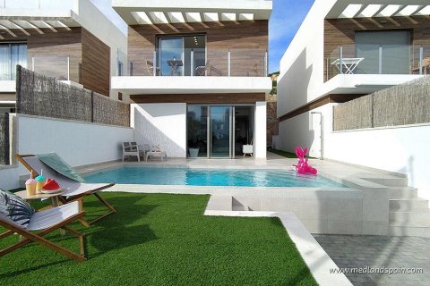 Villa for sale Villamartin, Alicante, Spain 3 bedrooms, 185 sq.m. No. 108517 - photo 1