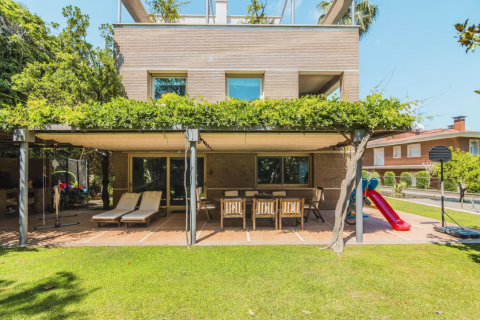 House for sale Barcelona, Spain 6 bedrooms, 686 sq.m. No. 40905 - photo 1