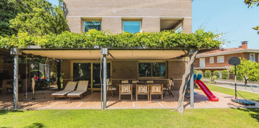 House Barcelona, Spain 6 bedrooms, 686 sq.m. No. 40905