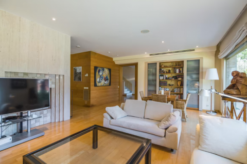 House for sale Barcelona, Spain 6 bedrooms, 686 sq.m. No. 40905 - photo 16