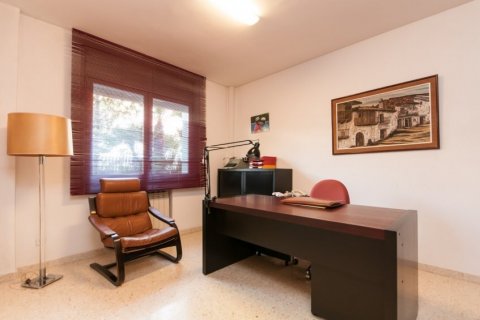 Dom Sant Just Desvern, Barcelona, Hiszpania 4 sypialnie, 284 mkw. nr 23053 – zdjęcie 24