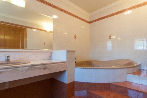 Dom Sant Just Desvern, Barcelona, Hiszpania 4 sypialnie, 284 mkw. nr 23053 – zdjęcie 25