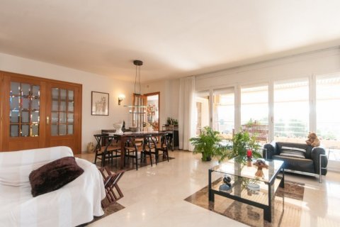 Dom Sant Just Desvern, Barcelona, Hiszpania 4 sypialnie, 284 mkw. nr 23053 – zdjęcie 2