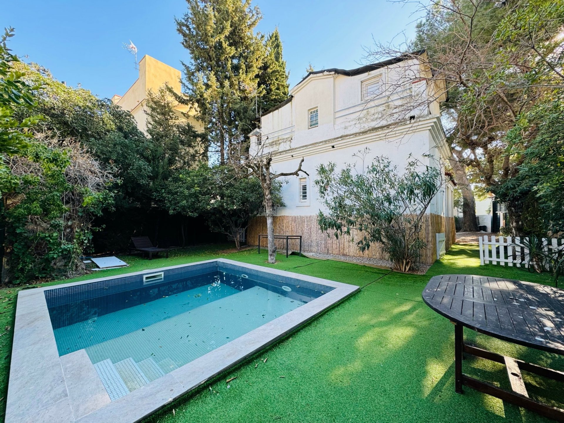 House in Barcelona, Spain 6 bedrooms, 214 sq.m. No. 93250