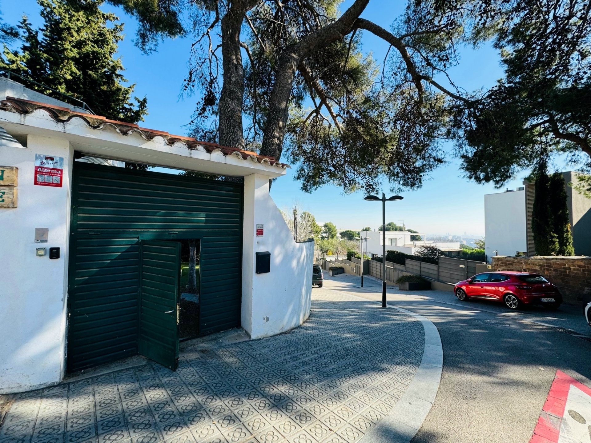 House in Barcelona, Spain 6 bedrooms, 214 sq.m. No. 93250