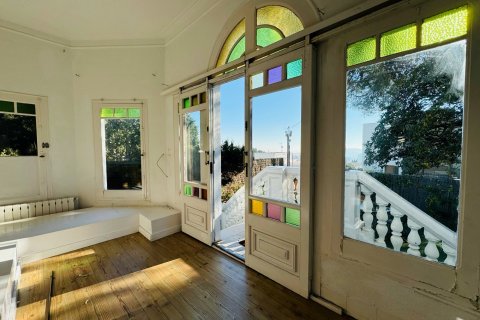 House for sale Barcelona, Spain 6 bedrooms, 214 sq.m. No. 93250 - photo 1