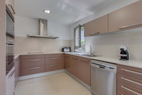 House for sale Girona, Spain 5 bedrooms, 279 sq.m. No. 22869 - photo 10