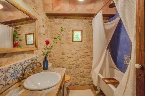 Продажа коммерческой недвижимости Жирона, Герона, Испания 8 спален, 727м2 №22613 - фото 11