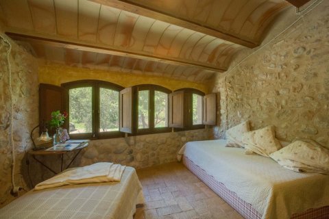 Продажа коммерческой недвижимости Жирона, Герона, Испания 8 спален, 727м2 №22613 - фото 13