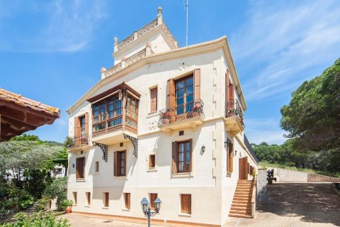 House for sale Mataro, Barcelona, Spain 8 bedrooms, 1648 sq.m. No. 22828 - photo 2