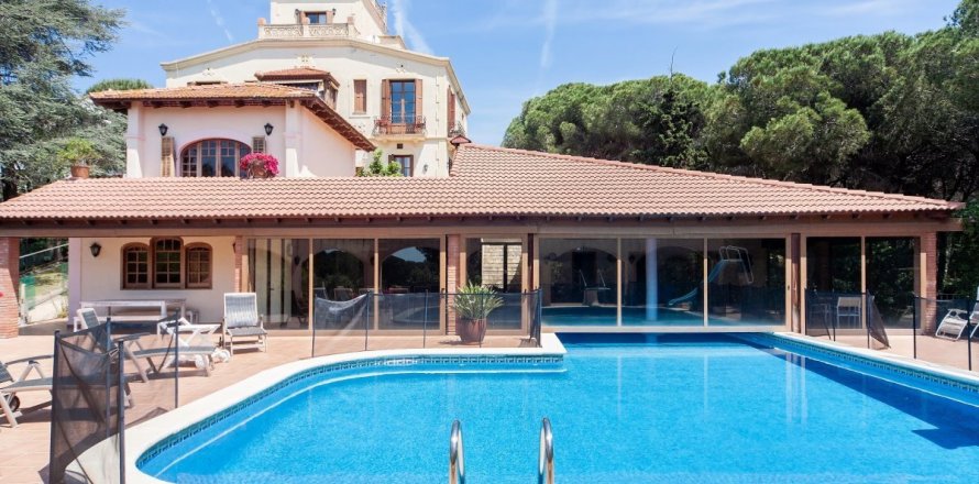 House Mataro, Barcelona, Spain 8 bedrooms, 1648 sq.m. No. 22828