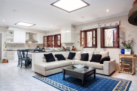 House for sale Mataro, Barcelona, Spain 8 bedrooms, 1648 sq.m. No. 22828 - photo 10
